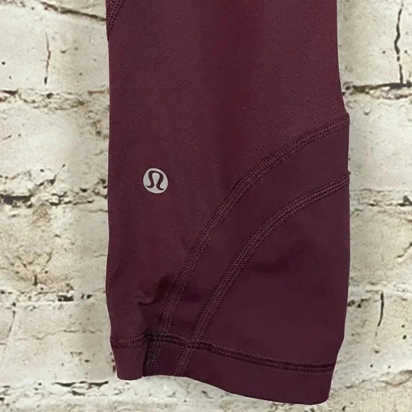 Lululemon Women's Size 4 Burgundy Berry Waistband Crop Leggings Active Yoga Run - Picture 3 of 6